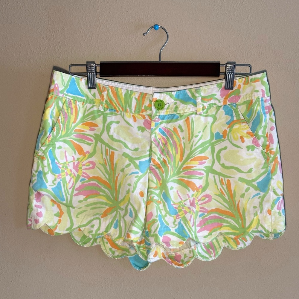 Lilly Pulitzer Buttercup Scallop Mid Rise Shorts Elephant Ear Pattern Size 6